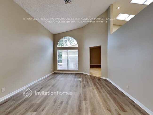Foto del edificio - 13036 Meadowbreeze Dr