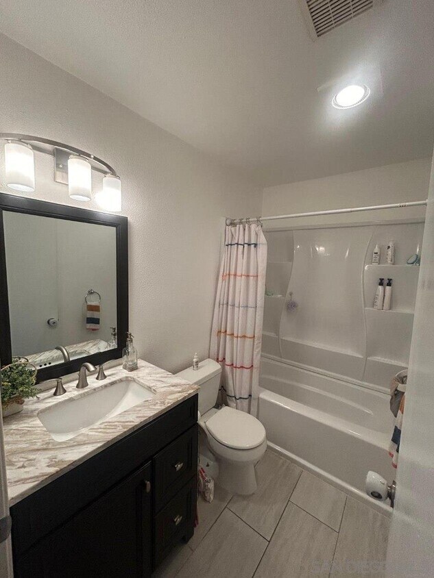 Foto principal - 731 Brookstone Rd
