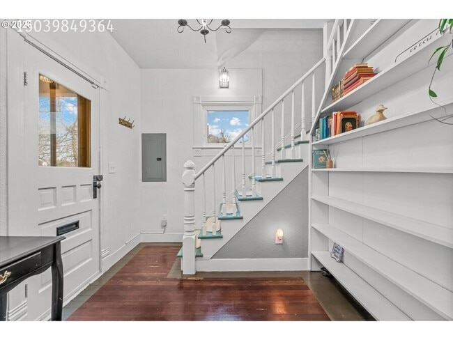 Foto del edificio - 310 N School St