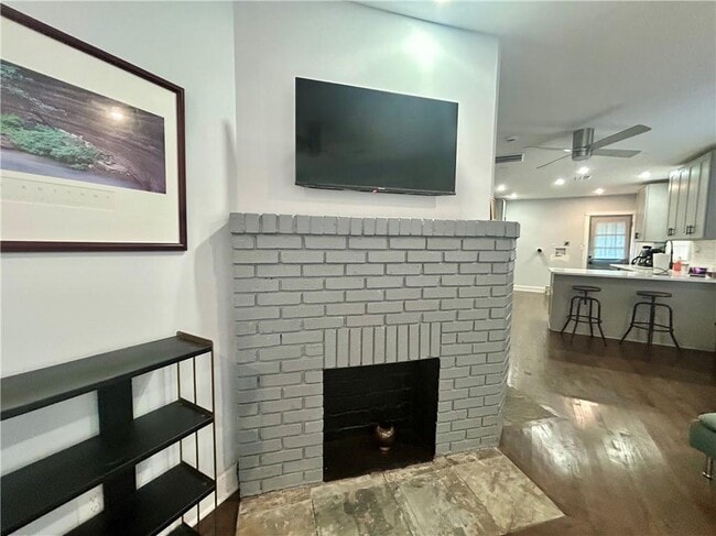 Building Photo - 551 Culberson St SW