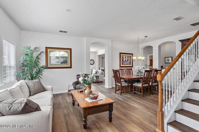 Foto del edificio - 129 Thornloe Dr