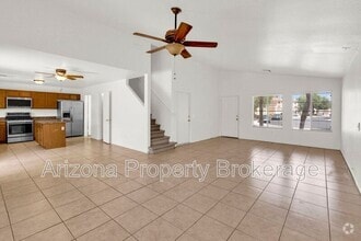 Building Photo - 1525 E Betsy Ln