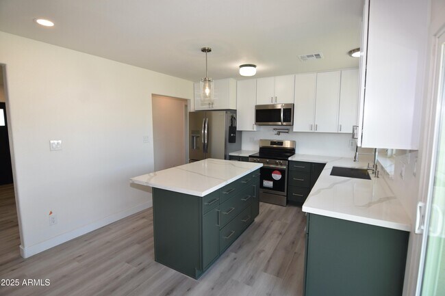 Building Photo - 3310 W Sweetwater Ave