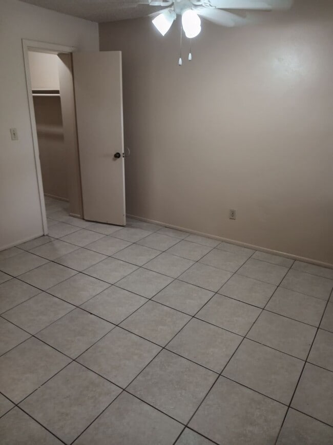 Photo - 1902 Honour Rd House