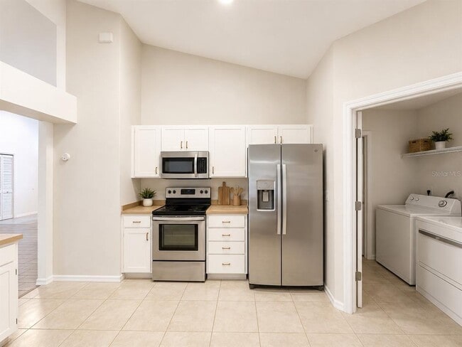 Building Photo - 1004 Beckstrom Dr