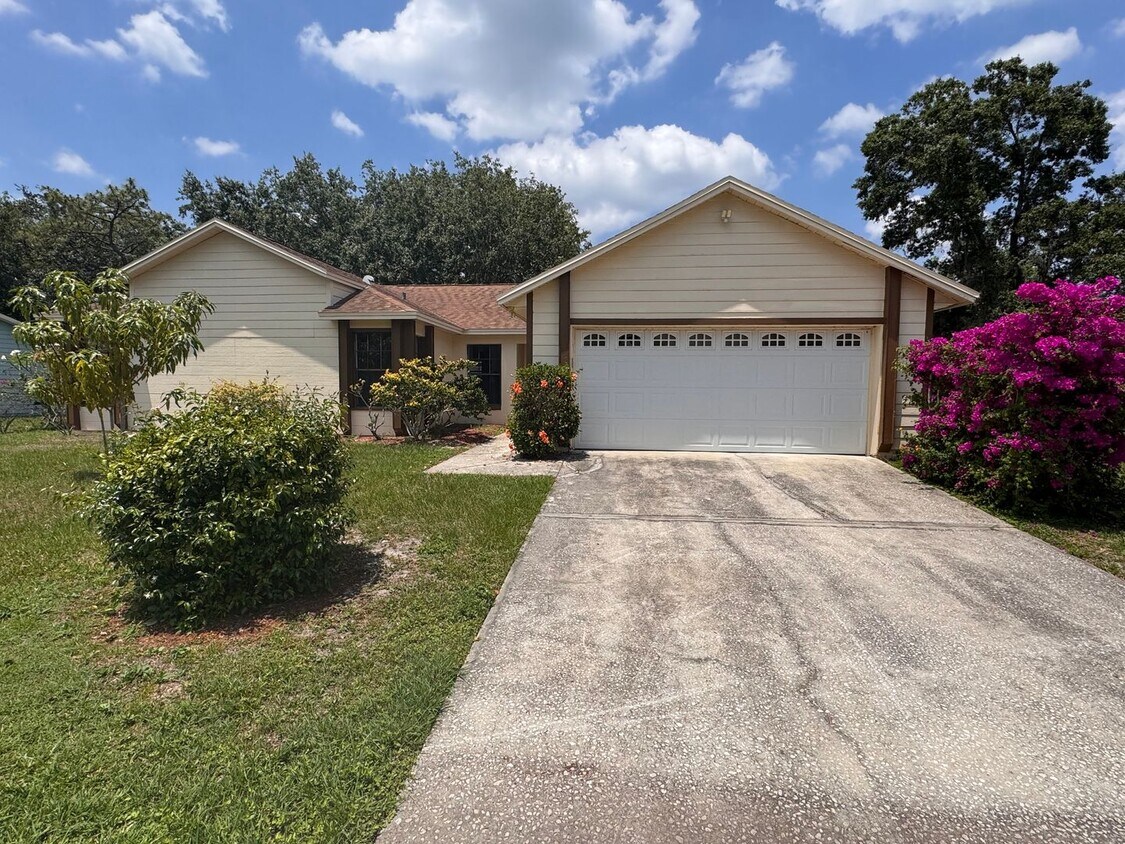 Primary Photo - Beautifully Renovated 4 Bedroom Pool Home!