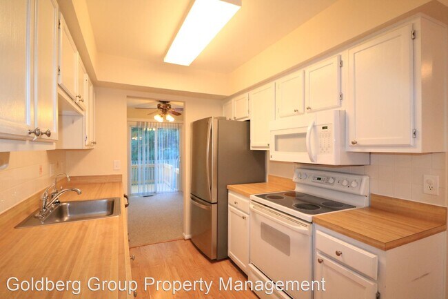 Building Photo - 3 br, 2.5 bath House - 14 Filbert Court