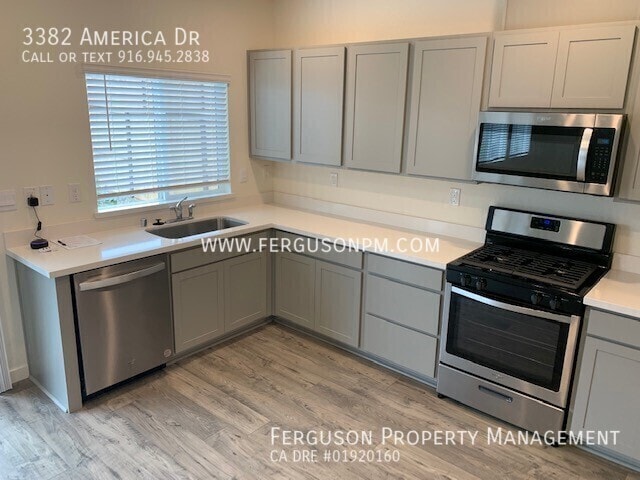 Building Photo - 3382 America Dr