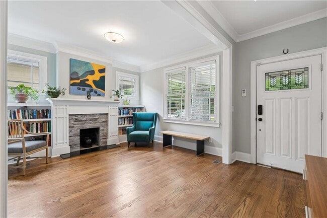Building Photo - 355 6th St NE