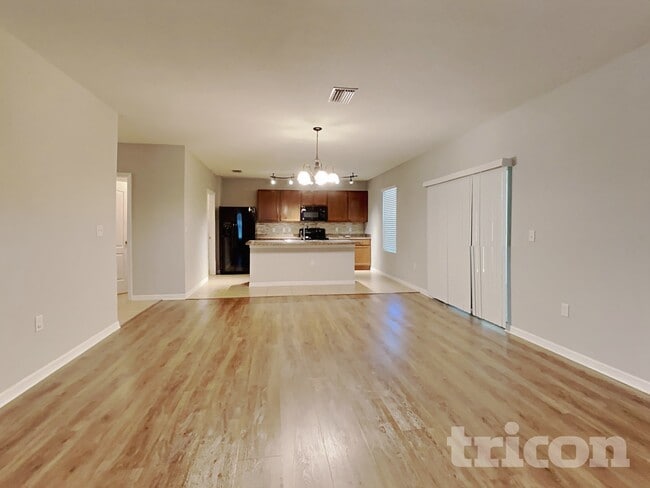 Building Photo - 3799 Crossline Dr