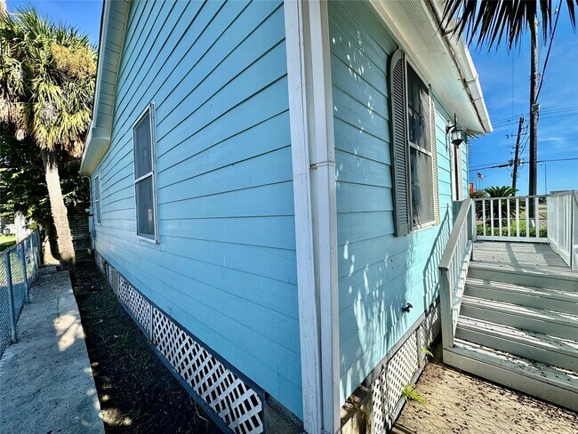 Foto del edificio - 2414 Grover Ave
