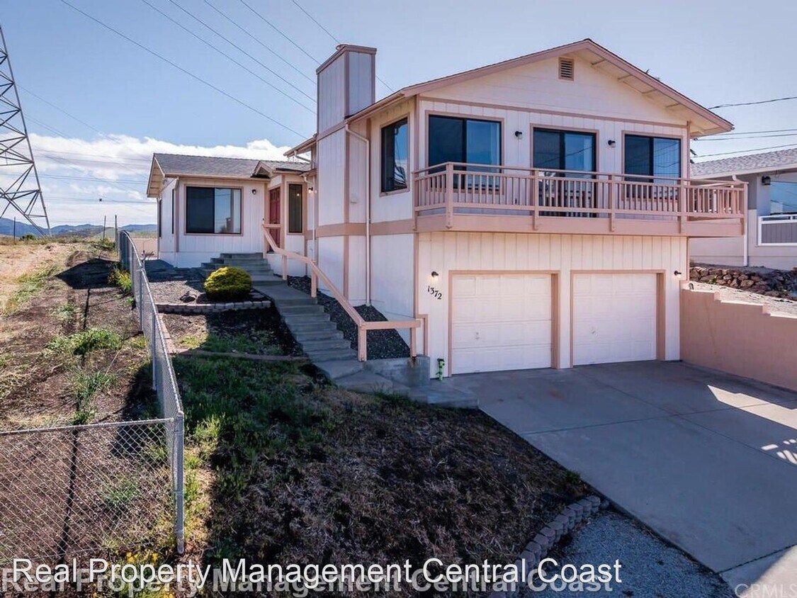 Primary Photo - 3 br, 2 bath House - 1372 Hillcrest Drive