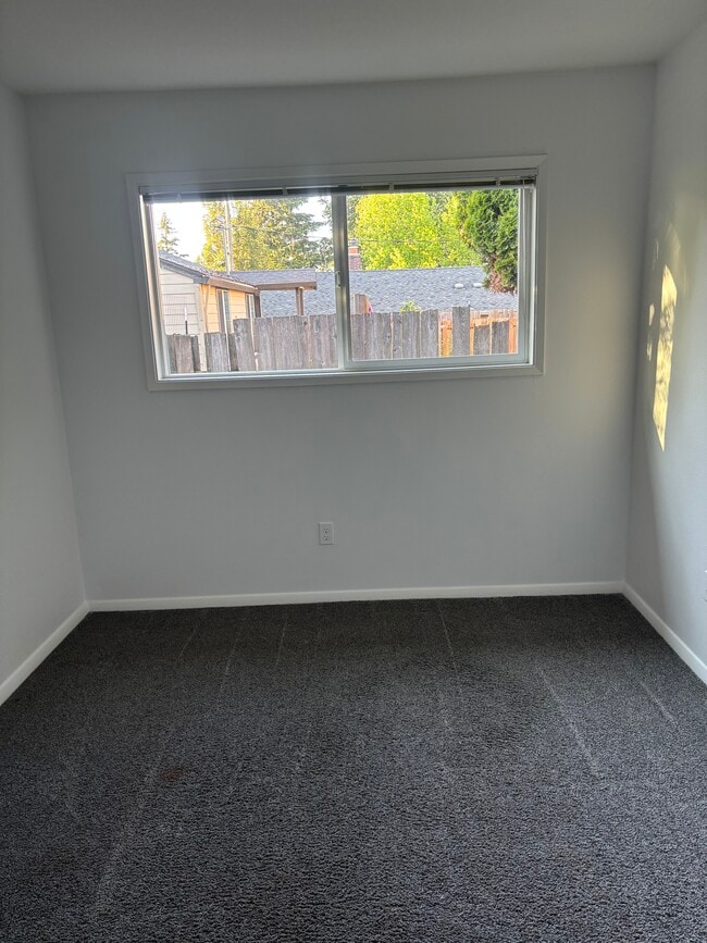 Building Photo - 3819 NE 82nd Ave