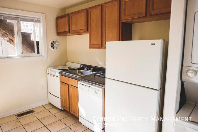 Building Photo - 1913 Lakeview Ave