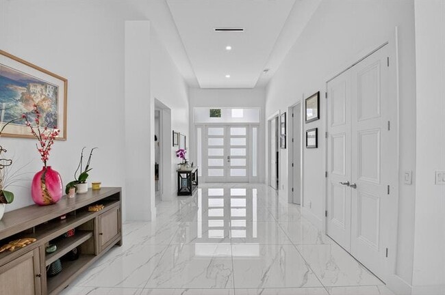 Foto del edificio - 711 NE 6th St