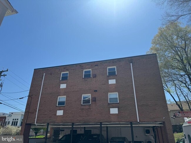 Building Photo - 1510 N Rolfe St