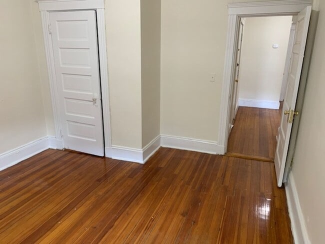 Foto del edificio - Can be Used as a 2 bedroom, No Brokers Fee...