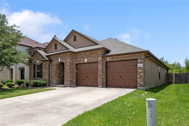 Foto del edificio - 14400 Lake Victor Dr