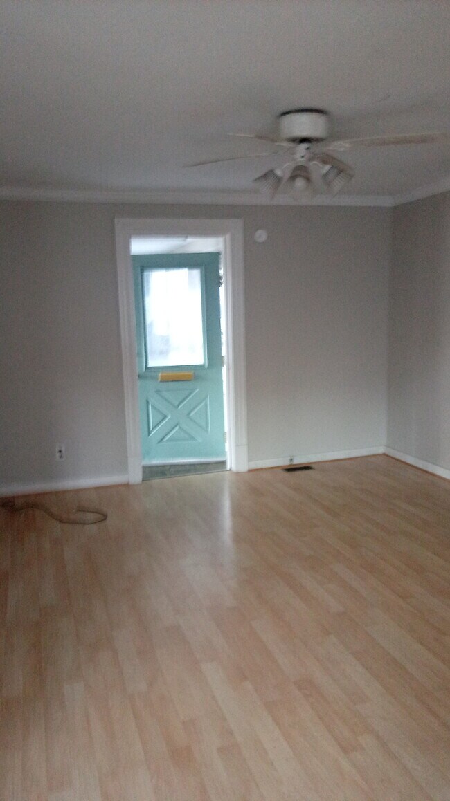 10 Hope Dr, Crimora, VA 24431 House Rental in Crimora, VA