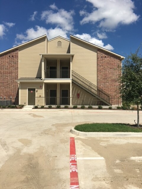 Foto principal - The Oaks Apartments