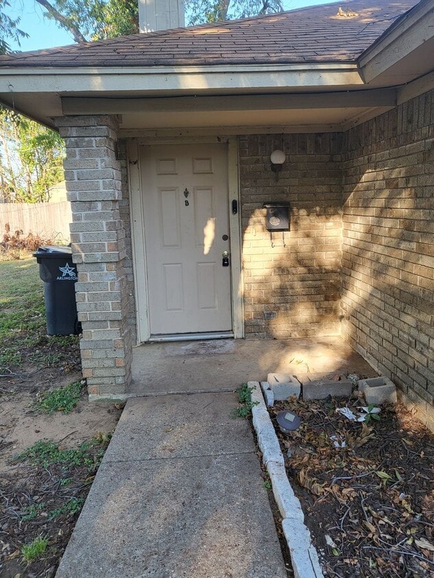 Photo - 808 Austin #B Arlington, TX 76012