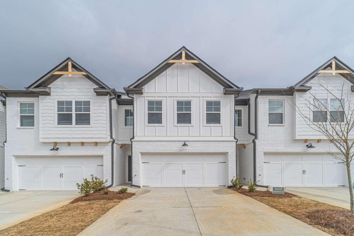 Foto principal - 56 Garrison Dr