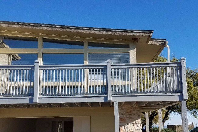 Foto del edificio - 1008 Clayton Nolen Dr