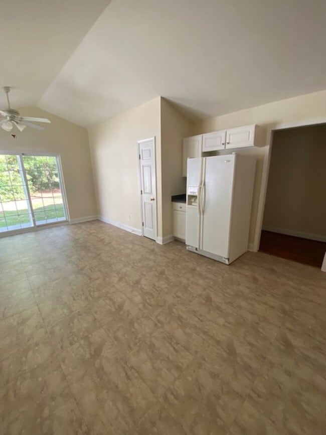 Building Photo - Home in Plantation Pointe