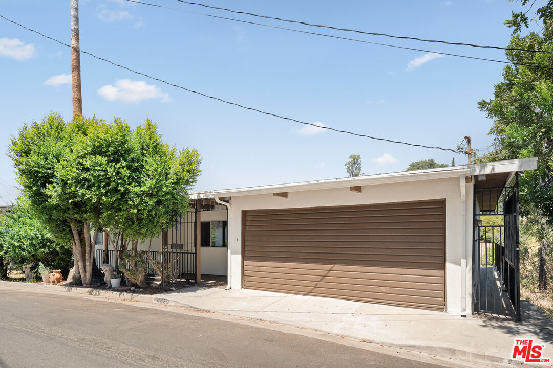 Primary Photo - 4439 San Andreas Ave