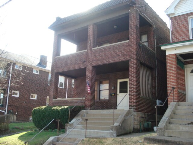 Primary Photo - 3369 Parkview Ave
