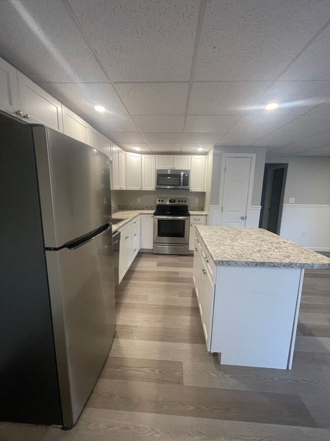 Building Photo - 3 Hanson Ridge Rd