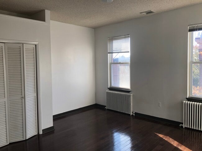 Master Bedroom - Large Closet - 845 N 23rd St