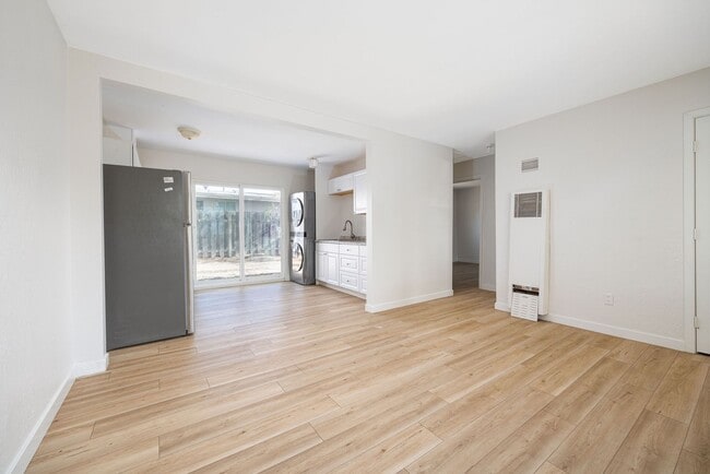 Building Photo - 767 Ball Ave