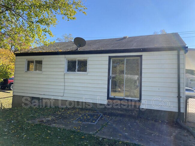 Building Photo - 8503 Betty Lee Ave