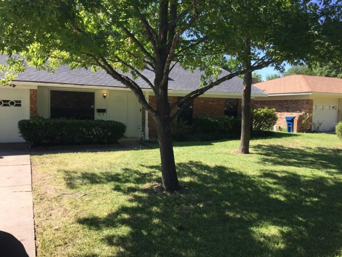Primary Photo - 818 Quinette Dr