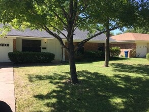 Building Photo - 818 Quinette Dr