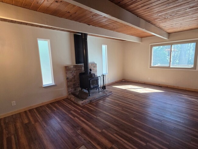 Building Photo - Twain Harte Home