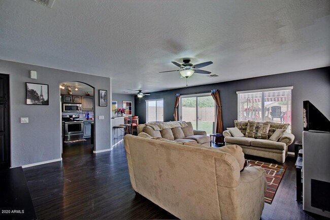 Building Photo - 31325 N Shale Dr