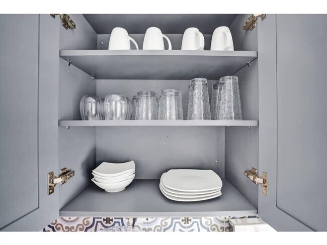 Building Photo - 50 Davie Blvd