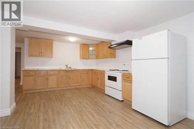 Building Photo - 129 Hazelglen Dr