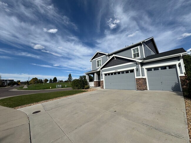 Building Photo - Beautiful spacious home in a lovely quiet ...