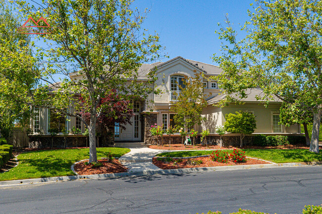 Building Photo - 5662 Country Club Pkwy