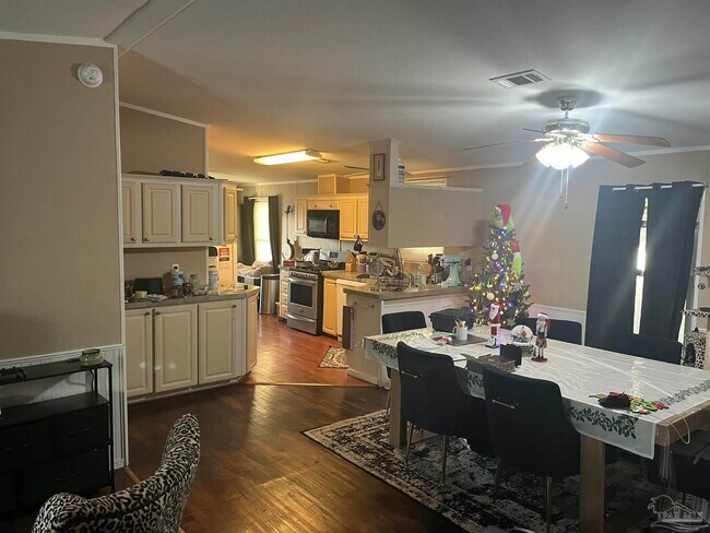 Foto del edificio - 5434 Rogers Ave