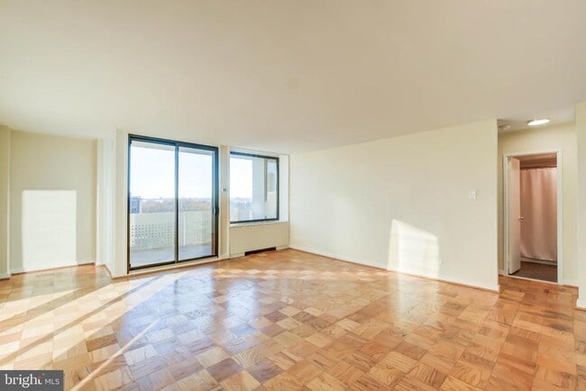 Building Photo - 490 M St SW