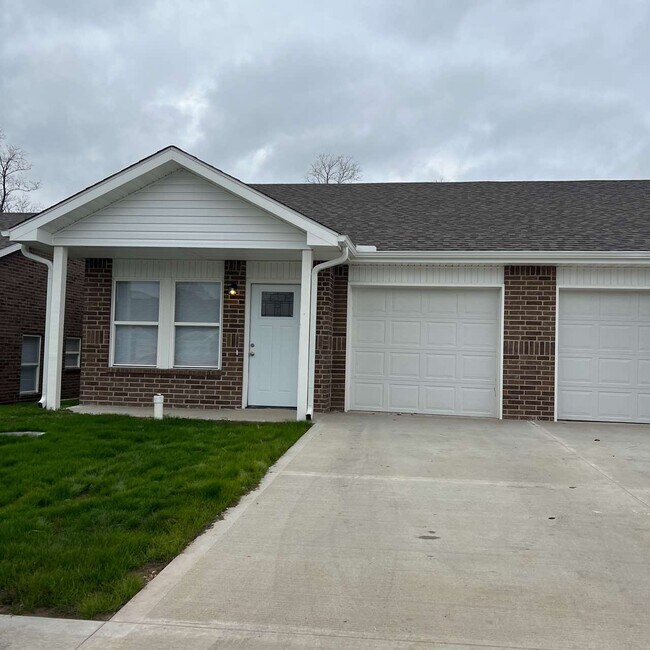 Building Photo - 138 SW 145th Rd