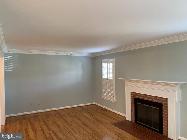 Building Photo - 4076 Norbeck Square Dr