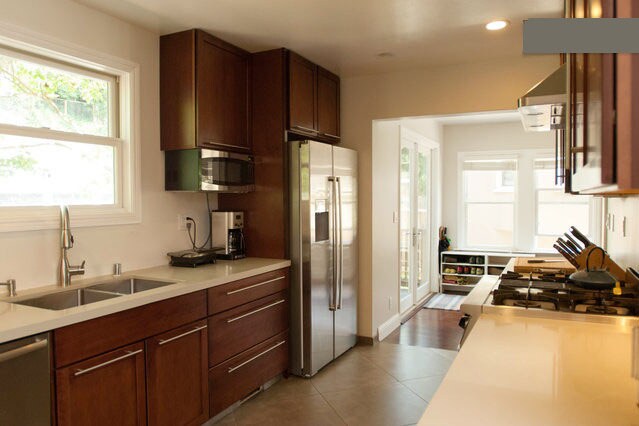 Kitchen - 750 Trestle Glen Rd