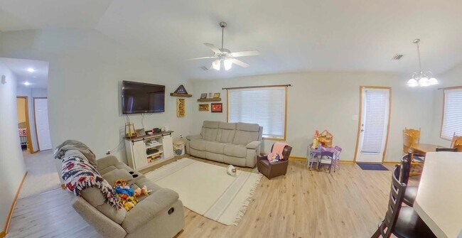 Foto del edificio - Stainless Steel Appliances + Firepit + Fen...
