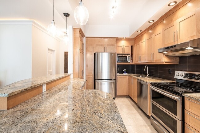 Building Photo - 3455 Rue Drummond