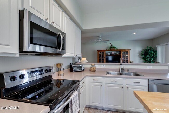 Foto del edificio - 970 N Willow St